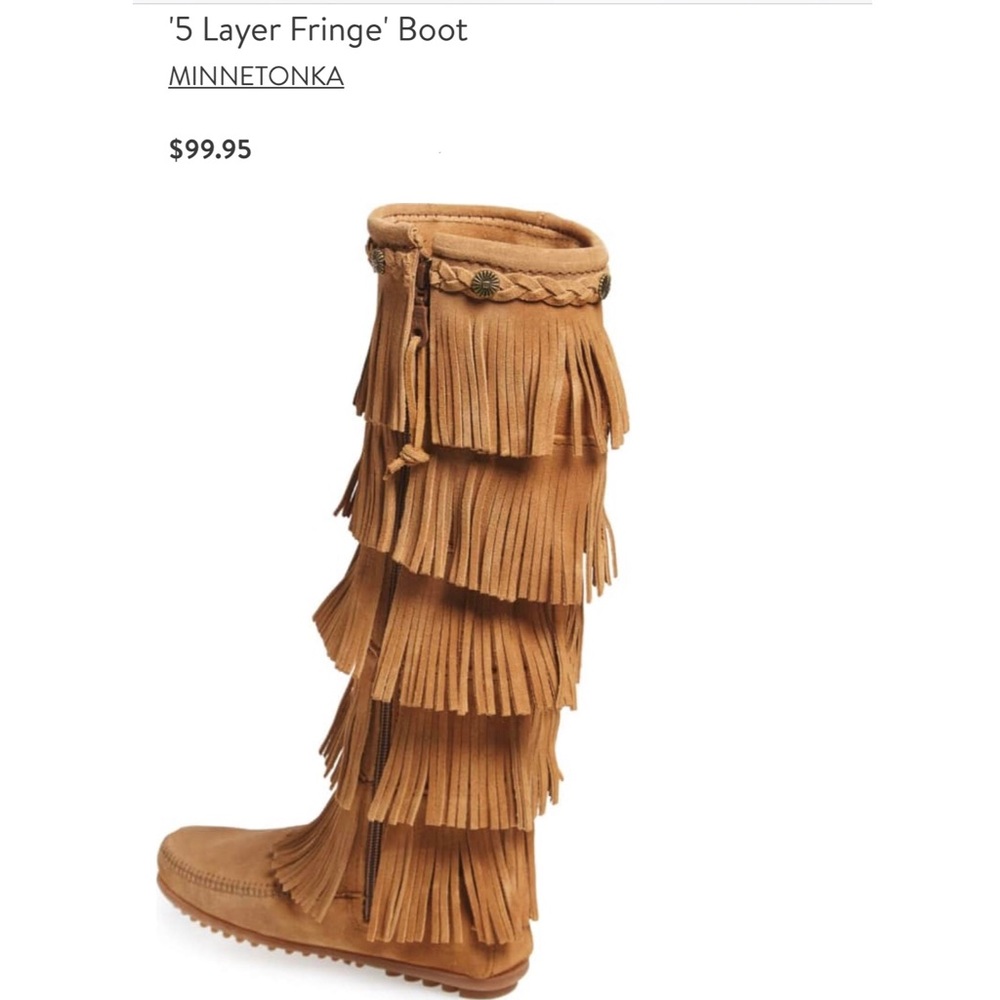 NWOT Minnetonka 5-Layer fringe boots size 8